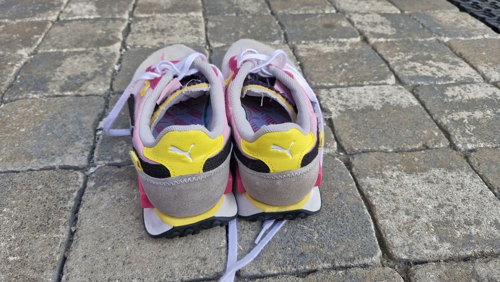 Buty dziewczece Puma rozm. 35.5