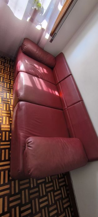 Sofá 3 lugares em pele