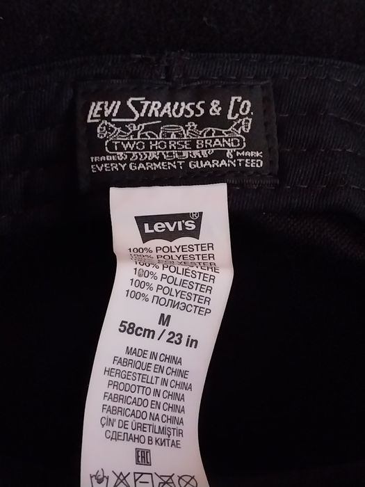 Levis kapelusz polarowy w czarnym kolorze M