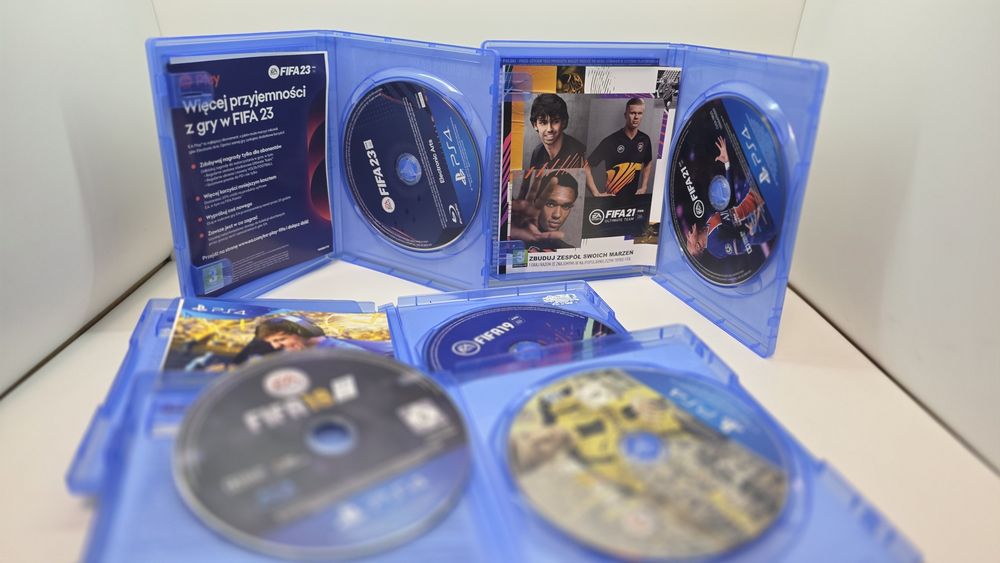 Лот футбольних хітів FIFA (5 ігор) для PS4