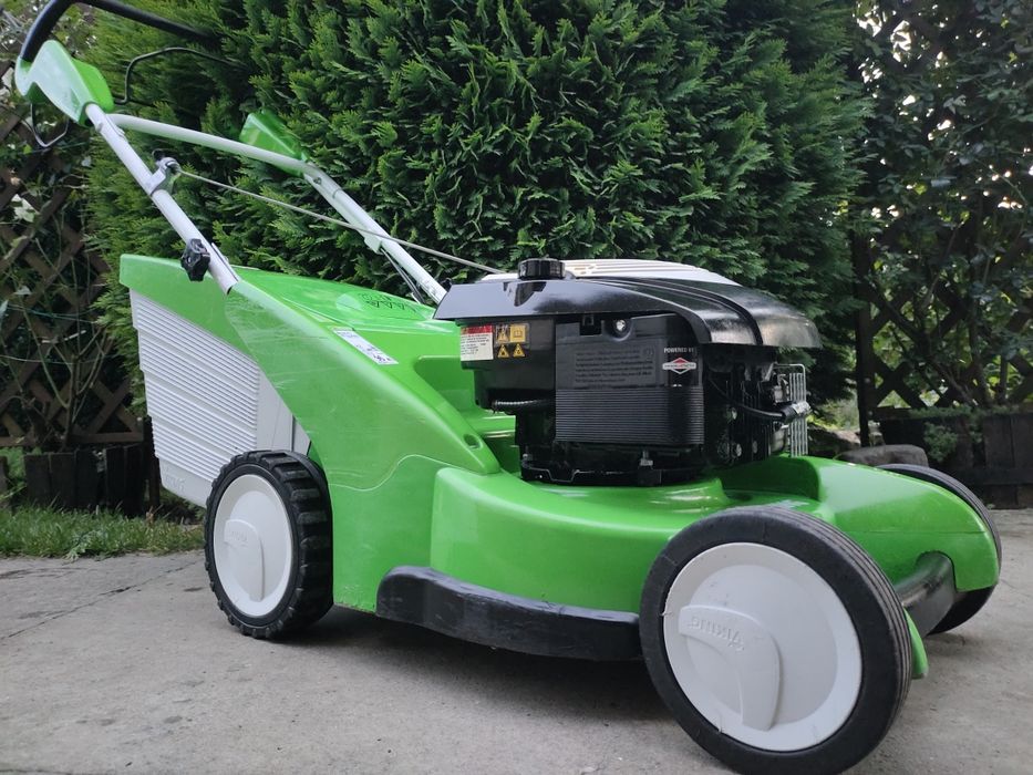 Потужна професійна бензонова самохідна газонокосарка  Viking  Briggs Stratton 2.8 kw