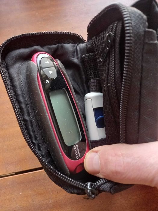 Глюкометр система контролю рівня глюкози в крові