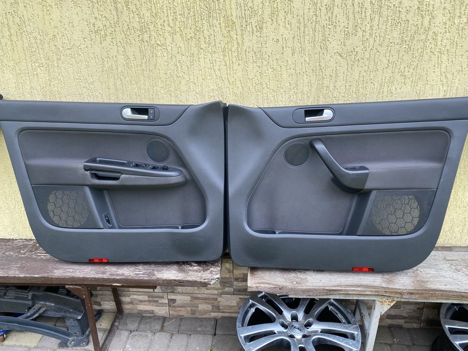 Карти дверей VW Golf Plus  Пластик салону Гольф Плюс
