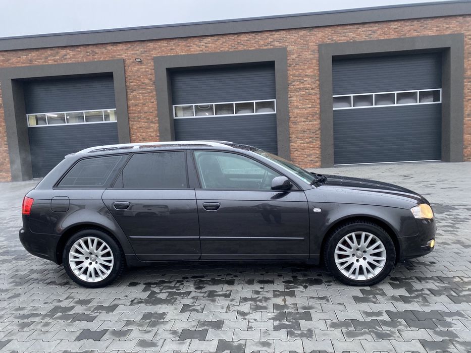 Дуже гарний стан.Колір Сірий.