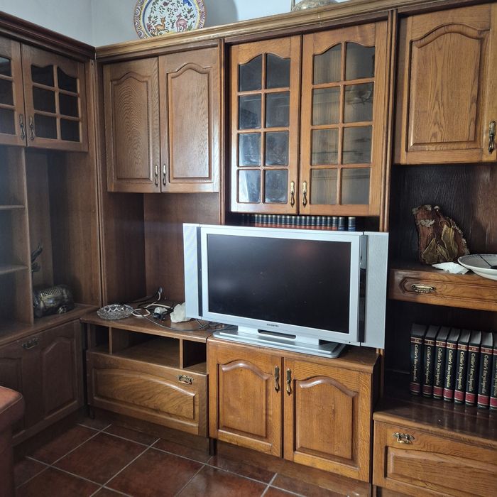 Móvel de sala grande em madeira – modular