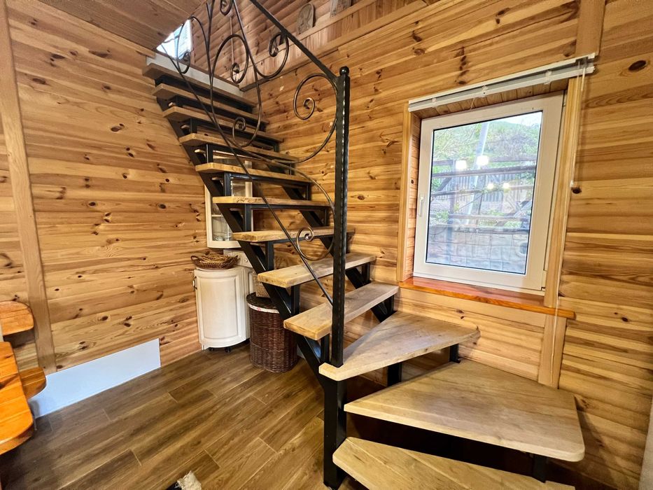 Будинок біля річки