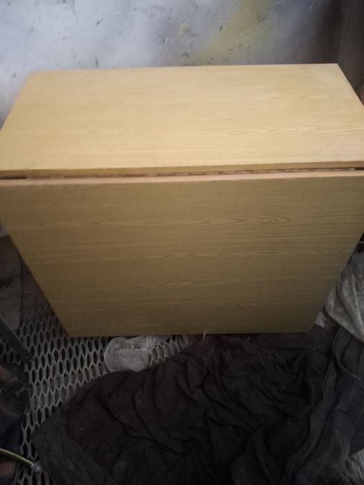 Продам стіл книжку