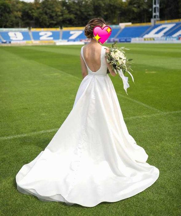 Элегантное свадебное платье