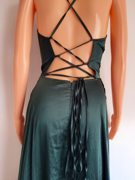 Nowa elegancka sukienka