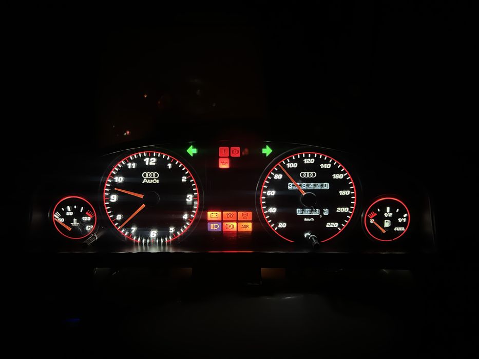 Панель Ауді 80/90/100/А3/А4B5/A6C5