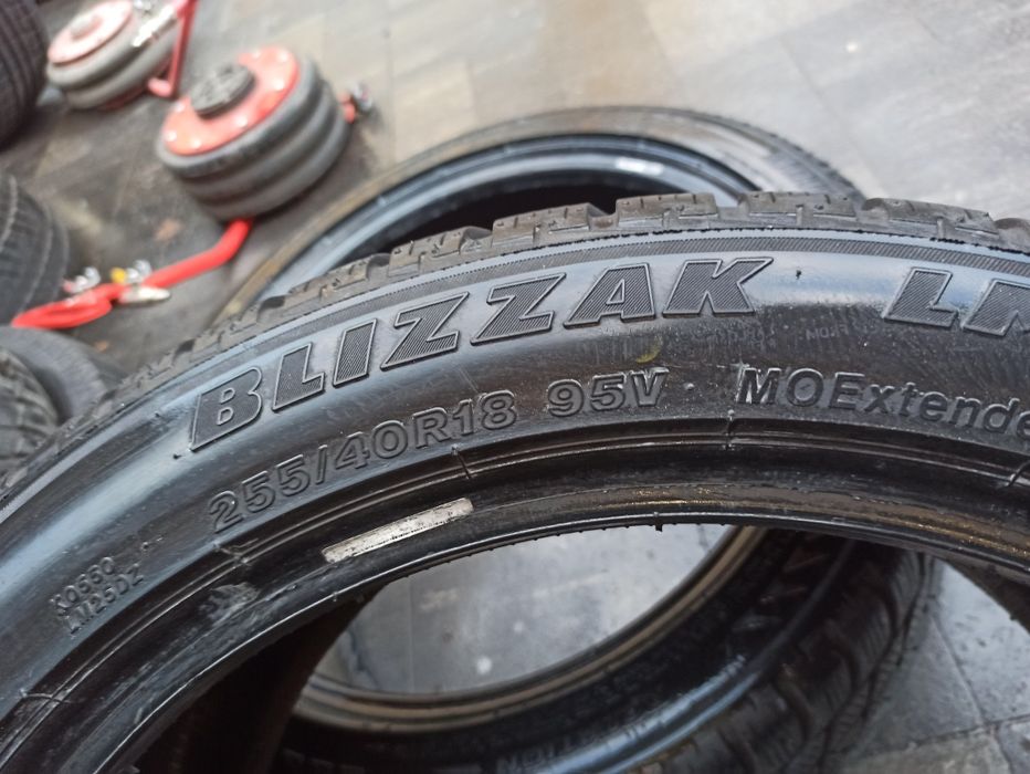 Зимняя резина 255/40 R18 Bridgestone Blizzak LM25