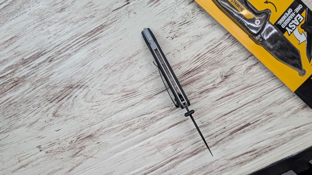 Ніж складний DeWalt DWHT10910