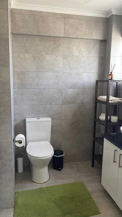 T2 Remodelado em Massamá com 120m² a 7 minutos a pé da estação de comboios