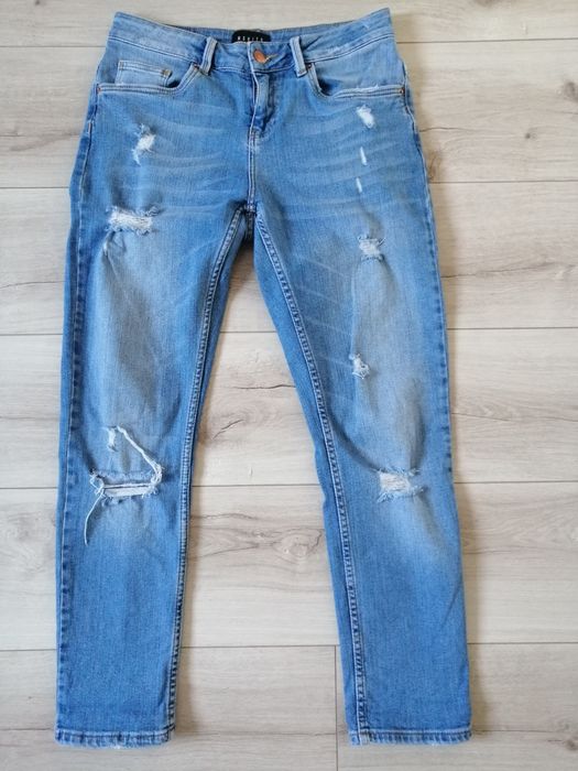Dżinsy z przetarciami
