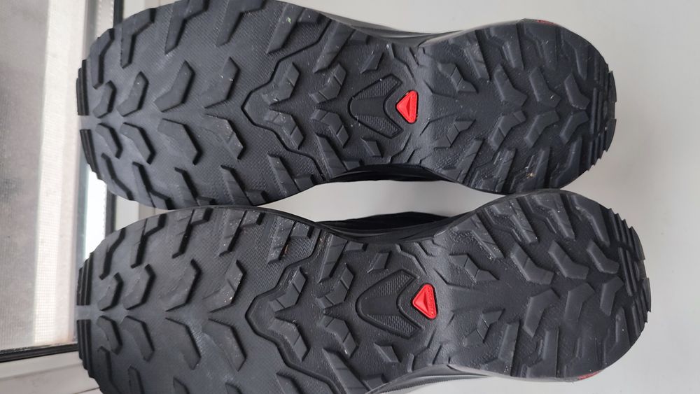 SALOMON оригинал как новые