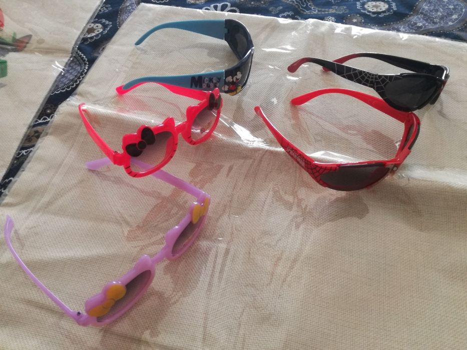 Óculos criança, Hello Kitty, Homem Aranha e Mickey