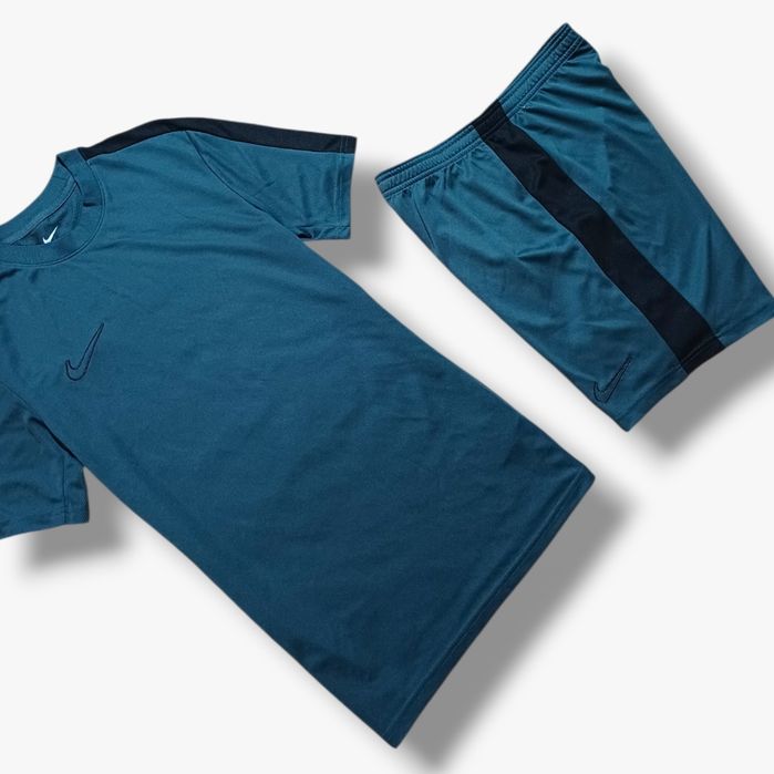 Спортивний костюм Nike Slim Fit