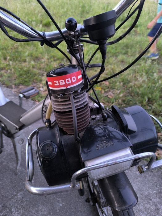 Zündapp 3800 Clássica com Documentos Negociável