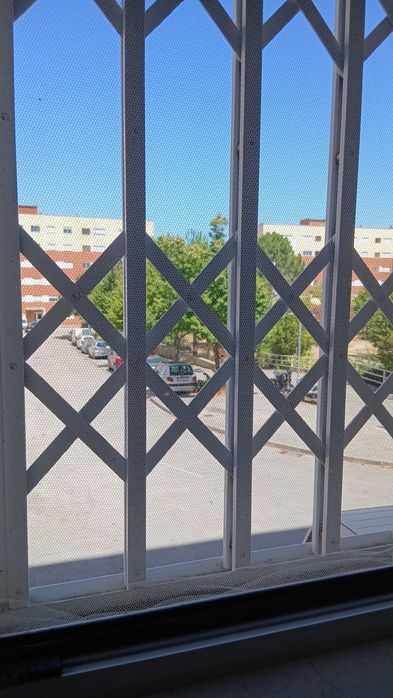 Quarto para arrendar em Monte de Caparica