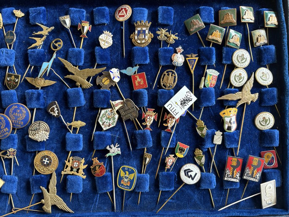 Alfinetes pins varios