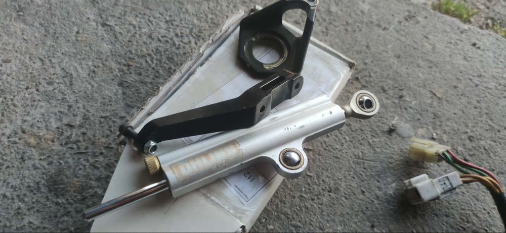 Öhlins Amortyzator skrętu  cbr 954 929