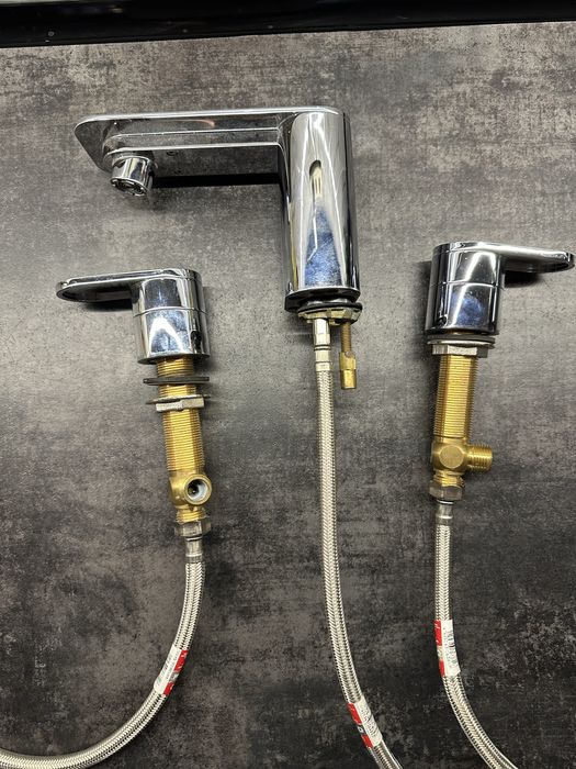 Змішувач для ванної