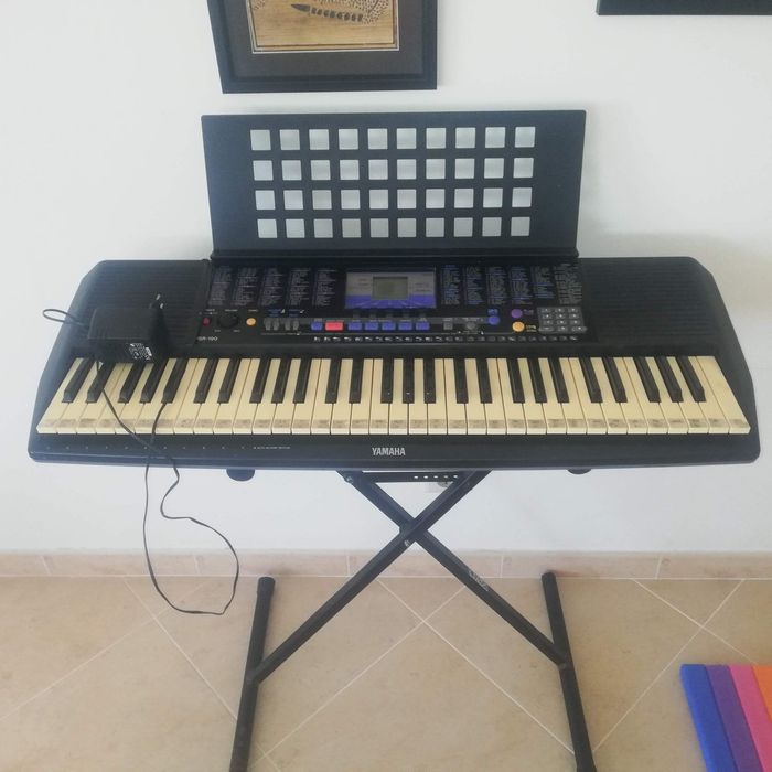 Piano teclas em excelente estado