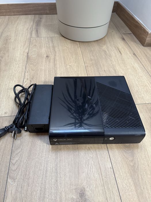 Konsola xbox 360 E