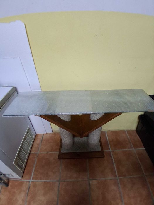 Credência de entrada (consola)