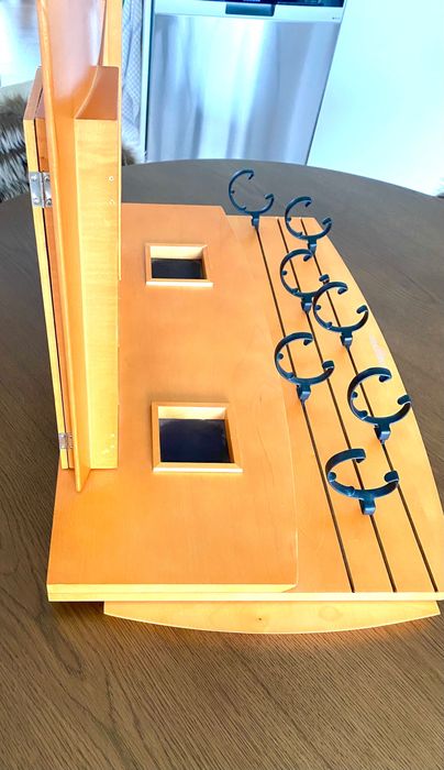 Ekspozytor Longines.