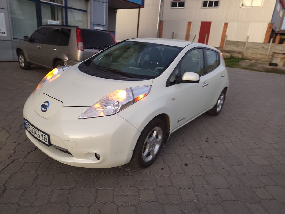 Nissan leaf в хорошем состоянии