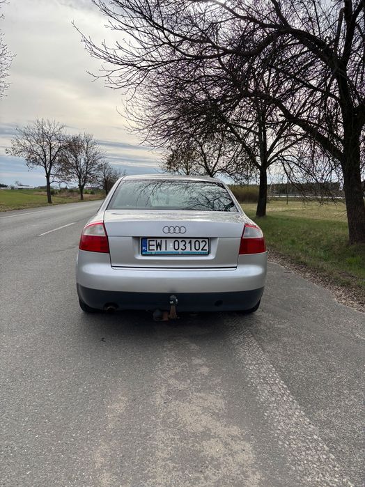 Audi a4b6 2001r gaz