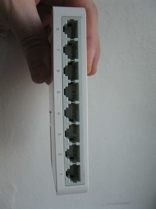 Коммутатор TP-LINK TL-SF1008D на 8 портов