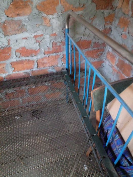 Ліжко двомісне-металеве.