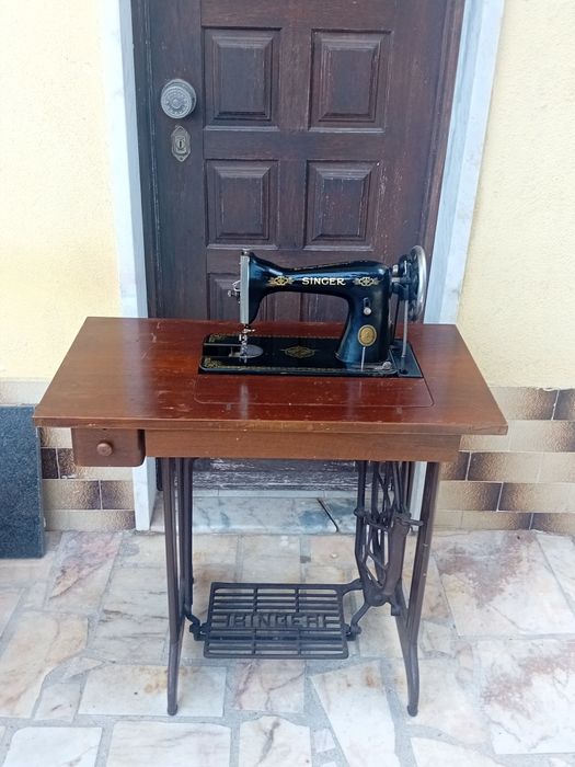 Maquina de costura  antiga