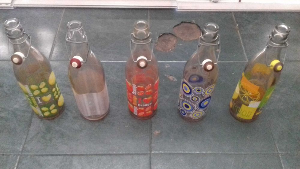 Garrafas de vidro com fecho hermético