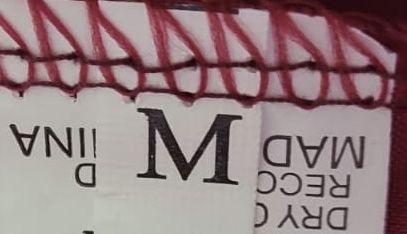 Czerwone spodenki w rozmiarze M