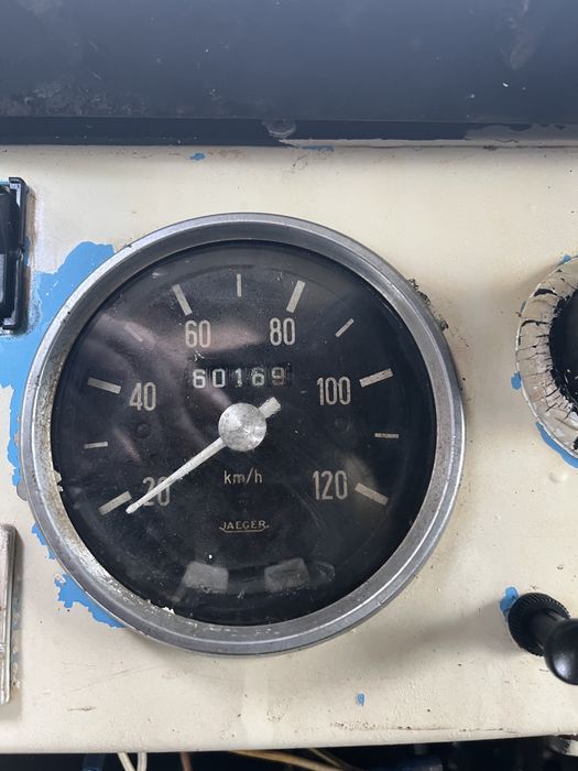 UMM Cournil Entrepreneur  4x4 8 lugares