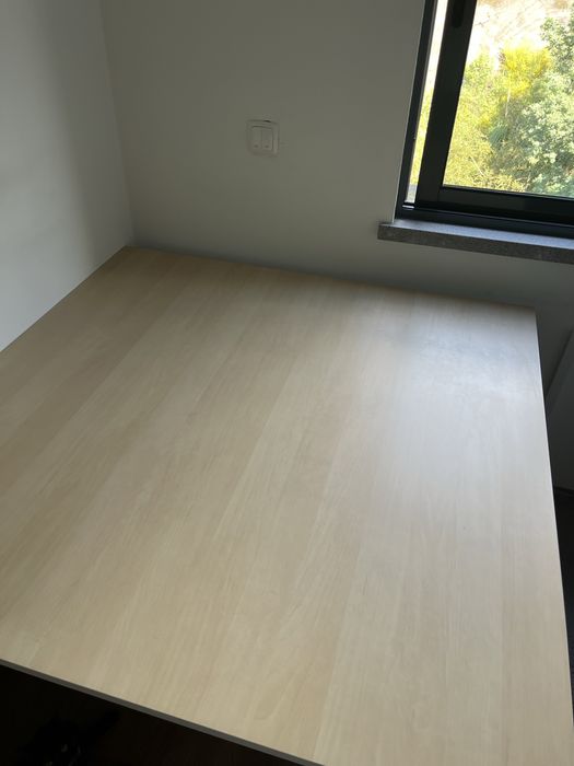 Mesa de sala/escritorio quadrada