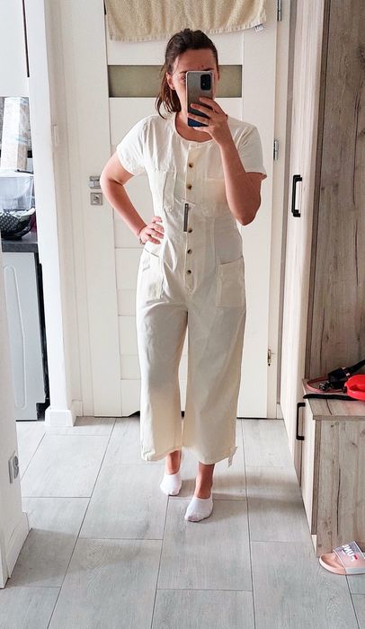 Nowy jeansowy kombinezon