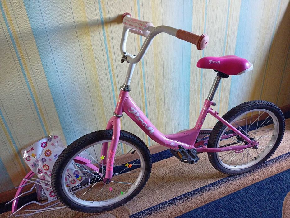 Детский велосипед Profi princess розового цвета. колеса 45 см
