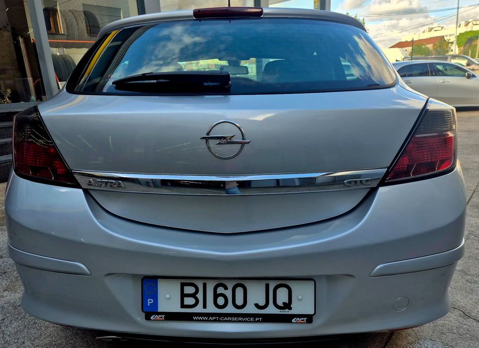 Opel Astra GTC 1.9 CDTI DPF Sport