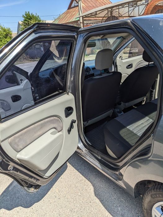 Продам Dacia Logan 1,4 газ/бенз
