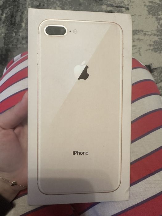 Смартфон iPhone 8 plus на запчастини
