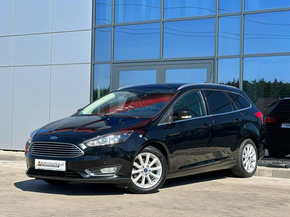 Ford Focus LED Półskóra Grzane fotele+Kierownica Asystent Czujniki Navi GWARANCJA