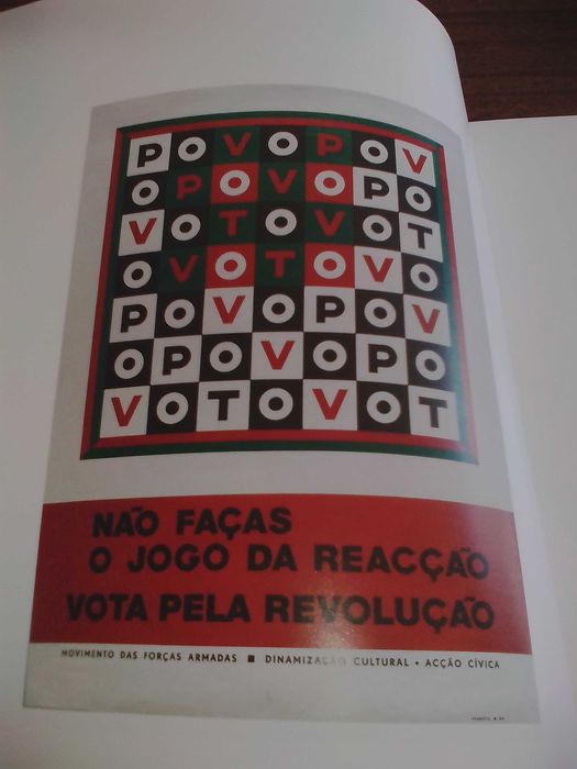 Livro 25 abril 30 anos 100 cartazes