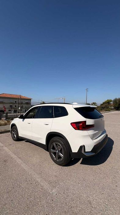 BMW X1 sDrive18i automático 2025 com 7.400 km — photo 3