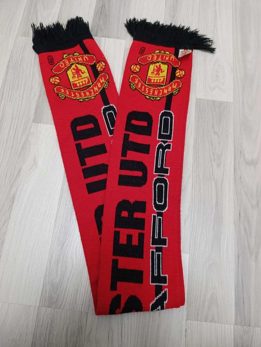 Шарф фаната MANCHESTER utd