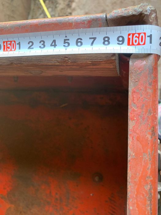 Легковий причіп  190х160 на ресорах.