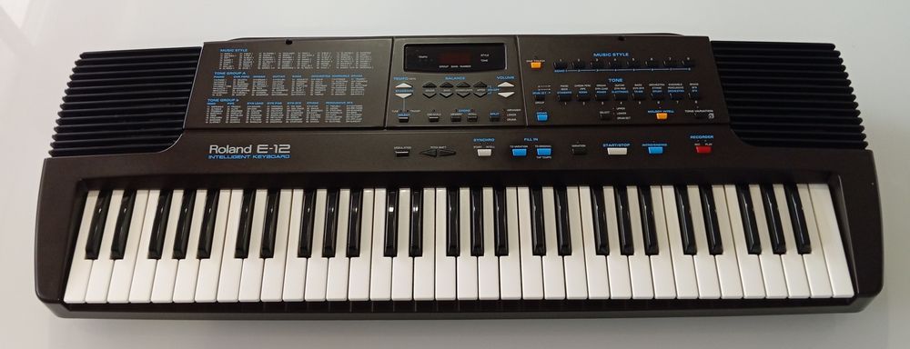 ROLAND E 12 Teclado